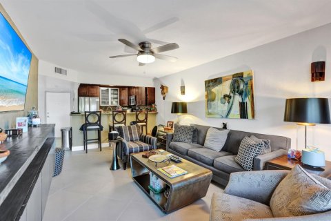 Condominio en venta en Wilton Manors, Florida, 2 dormitorios, 92.9 m2 № 2422186 - foto 15