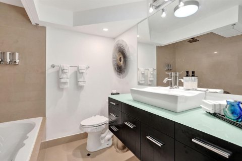 Condominio en venta en Wilton Manors, Florida, 2 dormitorios, 92.9 m2 № 2422186 - foto 26