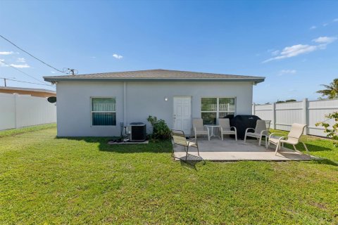 House in Boynton Beach, Florida 3 bedrooms, 148.18 sq.m. № 2183896 - photo 30
