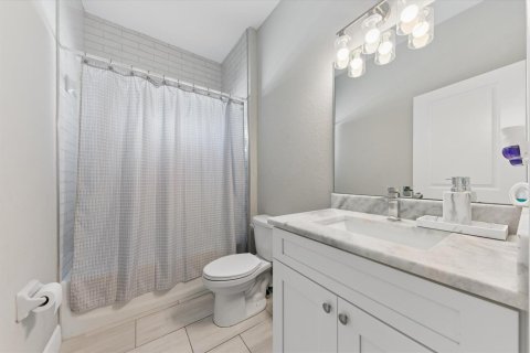 House in Boynton Beach, Florida 3 bedrooms, 148.18 sq.m. № 2183896 - photo 25