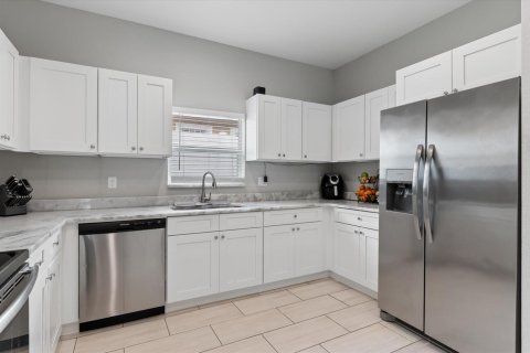 House in Boynton Beach, Florida 3 bedrooms, 148.18 sq.m. № 2183896 - photo 9