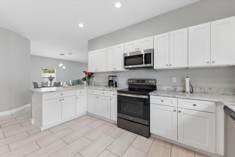 House in Boynton Beach, Florida 3 bedrooms, 148.18 sq.m. № 2183896 - photo 8