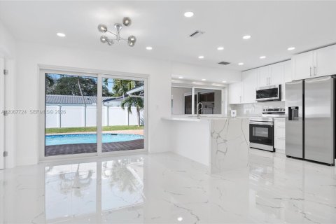Villa ou maison à vendre à Fort Lauderdale, Floride: 3 chambres, 154.5 m2 № 2289077 - photo 2