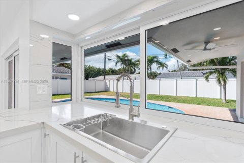 Villa ou maison à vendre à Fort Lauderdale, Floride: 3 chambres, 154.5 m2 № 2289077 - photo 21