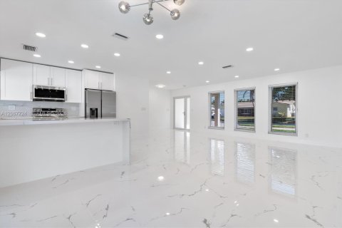 Villa ou maison à vendre à Fort Lauderdale, Floride: 3 chambres, 154.5 m2 № 2289077 - photo 14