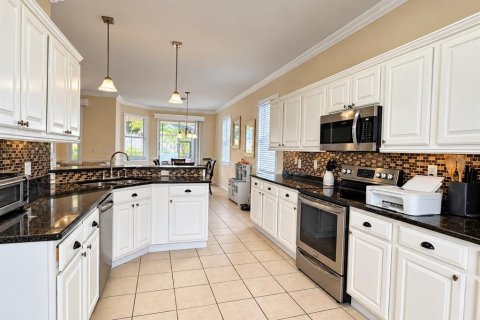Villa ou maison à vendre à Haines City, Floride: 5 chambres, 236.16 m2 № 2405206 - photo 6