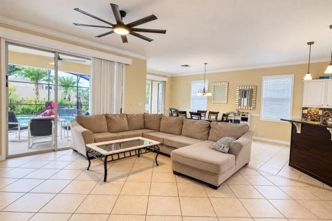 Villa ou maison à vendre à Haines City, Floride: 5 chambres, 236.16 m2 № 2405206 - photo 8