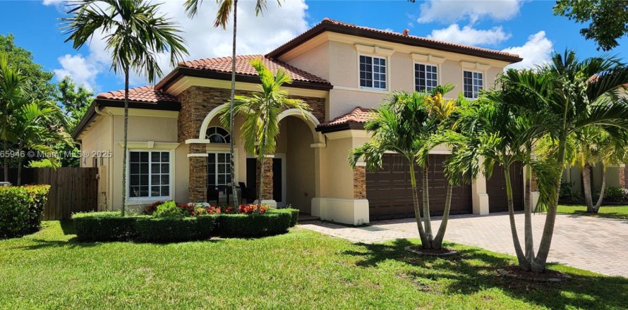 House in Homestead, Florida 4 bedrooms, 259.38 sq.m. № 1895762