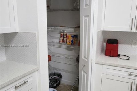 Villa ou maison à vendre à Homestead, Floride: 4 chambres, 259.38 m2 № 1895762 - photo 17