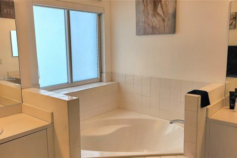 Villa ou maison à vendre à Homestead, Floride: 4 chambres, 259.38 m2 № 1895762 - photo 22