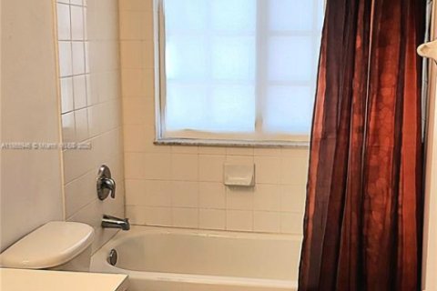 Villa ou maison à vendre à Homestead, Floride: 4 chambres, 259.38 m2 № 1895762 - photo 25