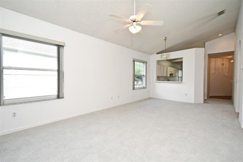 Condo in Altamonte Springs, Florida, 2 bedrooms  № 1382612 - photo 16