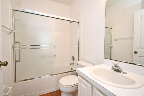 Condo in Altamonte Springs, Florida, 2 bedrooms  № 1382612 - photo 25