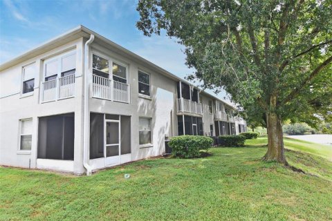 Condo in Altamonte Springs, Florida, 2 bedrooms  № 1382612 - photo 13