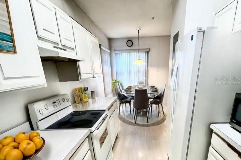 Condo in Altamonte Springs, Florida, 2 bedrooms  № 1382612 - photo 9