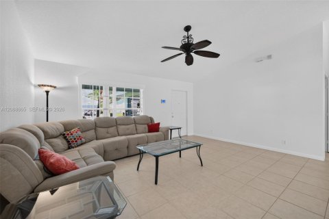Villa ou maison à vendre à Port St. Lucie, Floride: 3 chambres, 167.13 m2 № 2429743 - photo 9