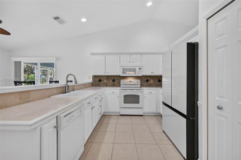 Villa ou maison à vendre à Port St. Lucie, Floride: 3 chambres, 167.13 m2 № 2429743 - photo 15