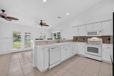 Villa ou maison à vendre à Port St. Lucie, Floride: 3 chambres, 167.13 m2 № 2429743 - photo 16