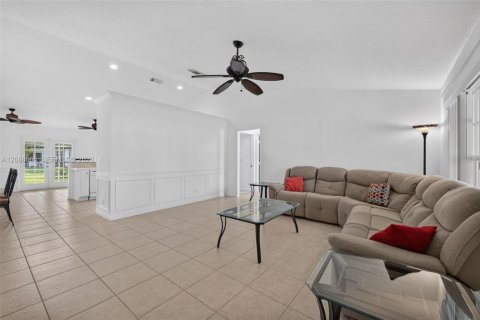 Villa ou maison à vendre à Port St. Lucie, Floride: 3 chambres, 167.13 m2 № 2429743 - photo 8