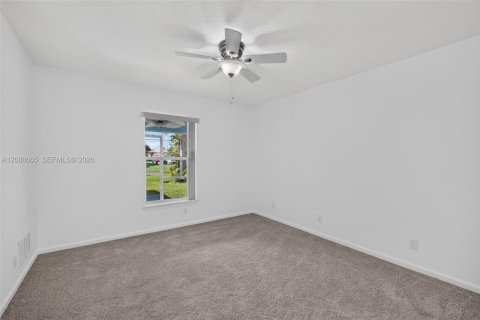 Villa ou maison à vendre à Port St. Lucie, Floride: 3 chambres, 167.13 m2 № 2429743 - photo 18