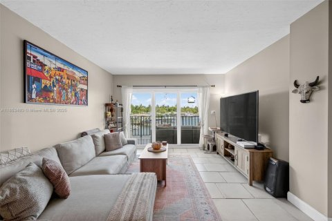 Condo in Fort Lauderdale, Florida, 2 bedrooms  № 1872595 - photo 6