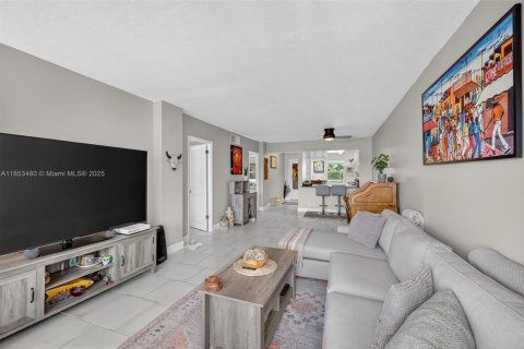 Condo in Fort Lauderdale, Florida, 2 bedrooms  № 1872595 - photo 8