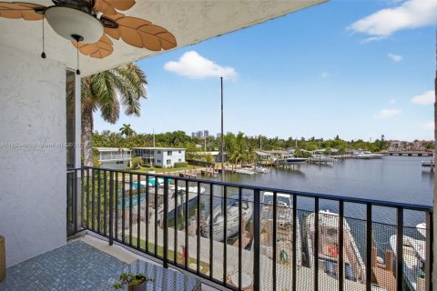 Condo in Fort Lauderdale, Florida, 2 bedrooms  № 1872595 - photo 23