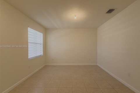 Touwnhouse à vendre à Hialeah, Floride: 3 chambres, 131.18 m2 № 2068518 - photo 17