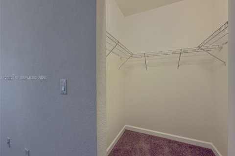 Touwnhouse à vendre à Hialeah, Floride: 3 chambres, 131.18 m2 № 2068518 - photo 22