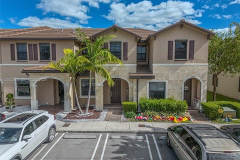 Touwnhouse à Hialeah, Floride 3 chambres, 131.18 m2 № 2068518