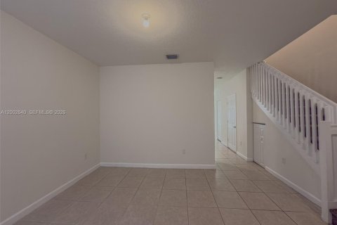 Touwnhouse à vendre à Hialeah, Floride: 3 chambres, 131.18 m2 № 2068518 - photo 13