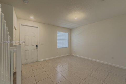 Touwnhouse à vendre à Hialeah, Floride: 3 chambres, 131.18 m2 № 2068518 - photo 14
