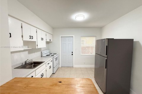 Villa ou maison à louer à Hollywood, Floride: 1 chambre № 1954019 - photo 7