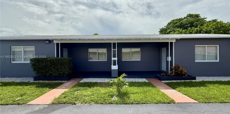 Villa ou maison à Hollywood, Floride 1 chambre № 1954019