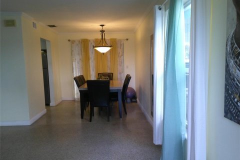Villa ou maison à vendre à Margate, Floride: 2 chambres, 87.61 m2 № 2083146 - photo 3