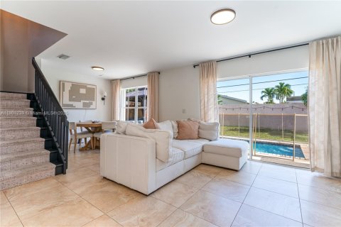 House in Margate, Florida 3 bedrooms, 112.41 sq.m. № 1715386 - photo 4