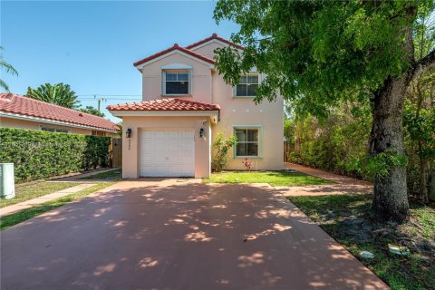 House in Margate, Florida 3 bedrooms, 112.41 sq.m. № 1715386 - photo 1