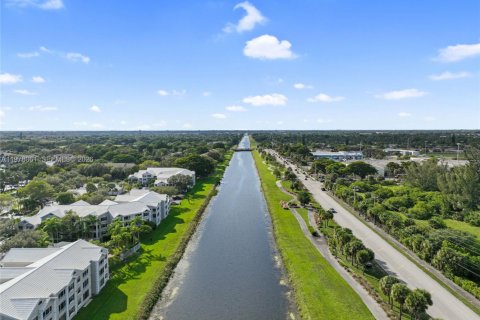 Condo in Oakland Park, Florida, 2 bedrooms  № 2042017 - photo 29