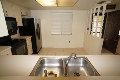 Copropriété à louer à Palm Harbor, Floride: 2 chambres, 101.26 m2 № 1919097 - photo 5