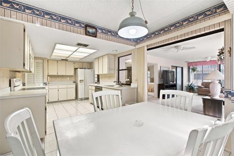 Villa ou maison à vendre à Palm Harbor, Floride: 2 chambres, 157.93 m2 № 2429360 - photo 13