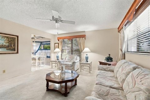Villa ou maison à vendre à Palm Harbor, Floride: 2 chambres, 157.93 m2 № 2429360 - photo 20