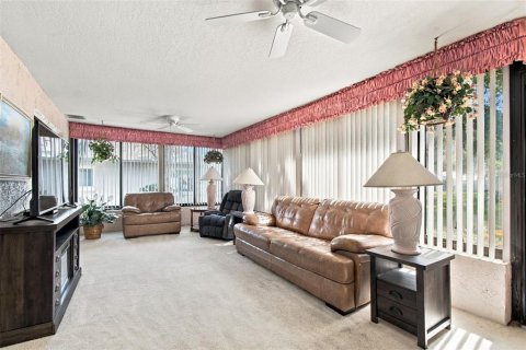 Villa ou maison à vendre à Palm Harbor, Floride: 2 chambres, 157.93 m2 № 2429360 - photo 9