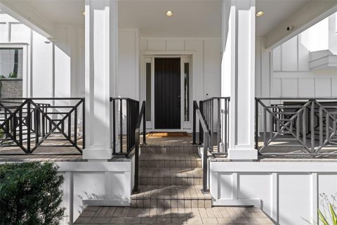 Casa en venta en Tampa, Florida, 5 dormitorios, 422.89 m2 № 2098302 - foto 5