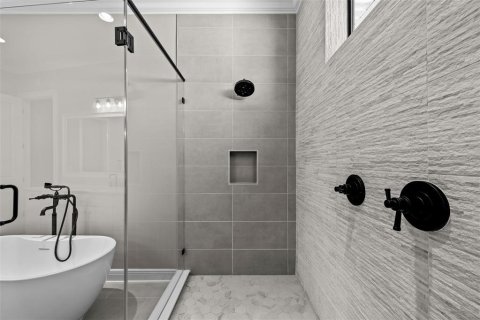 Casa en venta en Tampa, Florida, 5 dormitorios, 422.89 m2 № 2098302 - foto 27