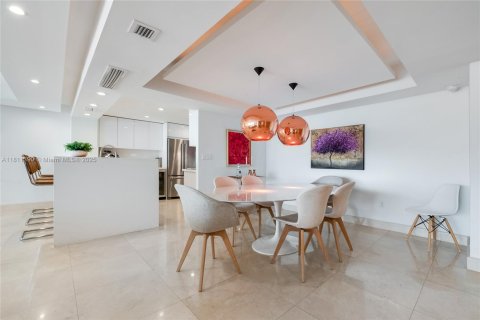 Copropriété à vendre à Miami, Floride: 2 chambres, 152.55 m2 № 1756580 - photo 9