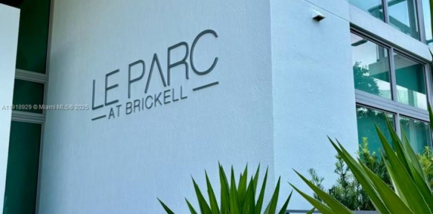 Студия в кондо в Майами, Флорида № 1973304