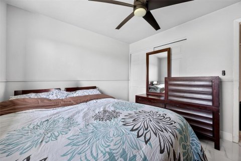 Condo in Cape Coral, Florida, 2 bedrooms  № 2391304 - photo 16