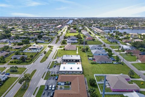 Condo in Cape Coral, Florida, 2 bedrooms  № 2391304 - photo 30