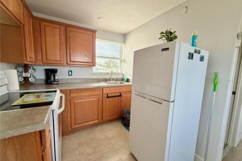 Villa ou maison à louer à Daytona Beach, Floride: 1 chambre, 44.04 m2 № 2294539 - photo 4