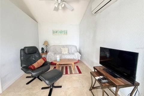 Villa ou maison à louer à Daytona Beach, Floride: 1 chambre, 44.04 m2 № 2294539 - photo 7
